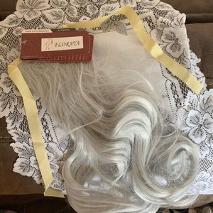 “VERY PRETTY”  Platinum White/Grey Hair Extension  22” Long   NWT